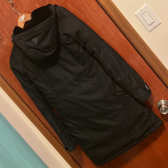 Pre-Owned TNA girls black magic winter coat S, missing fur attachment. - Picture 2 of 7